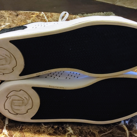 Adidas Derrick Rose Low Top Sneakers - Picture 7 of 10